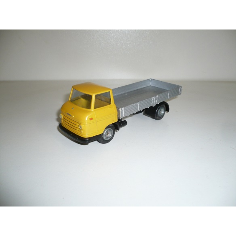 Tekno Denmark   Volvo  Express  Yellow