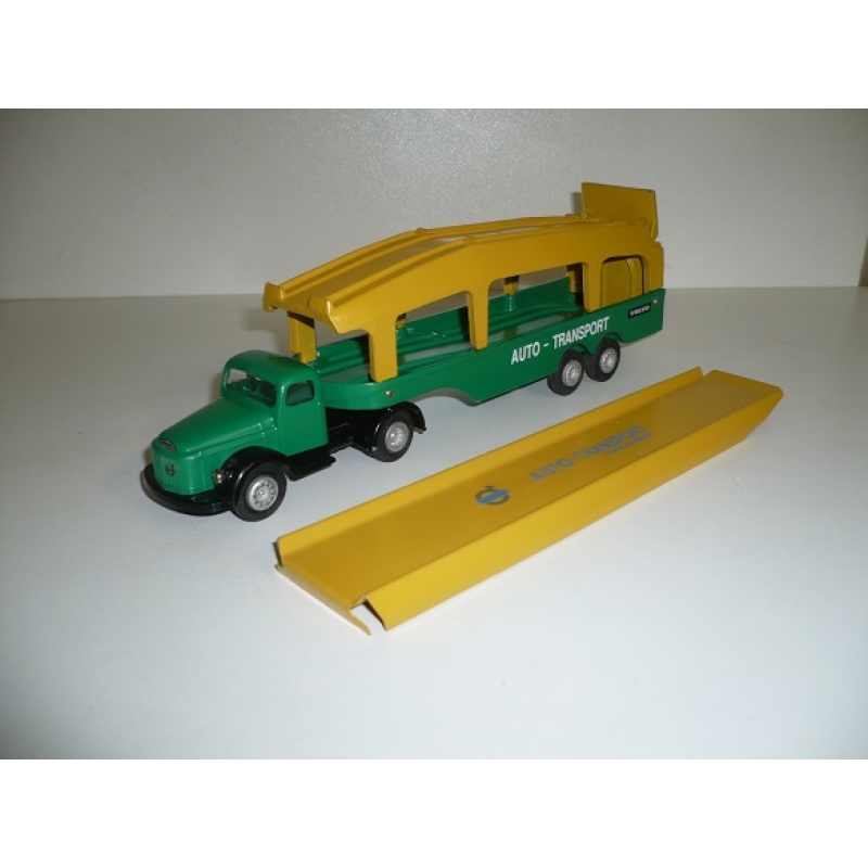 Tekno Denmark   Volvo  AUTO TRANSPORT  Green / Yellow