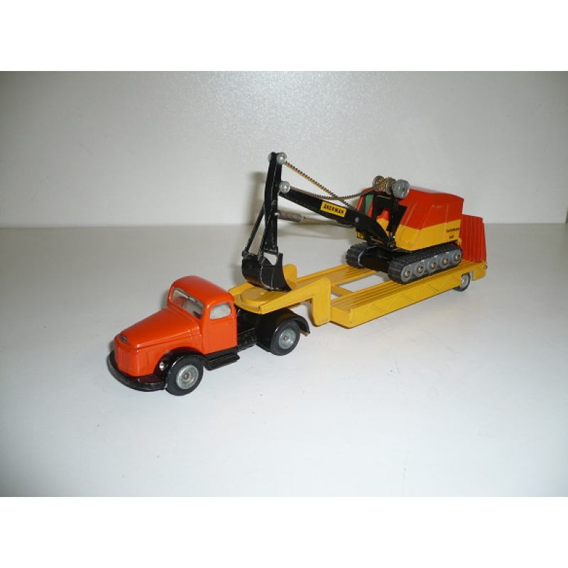 Tekno Denmark Volvo  Truck + Trailer + Akerman Excavator   