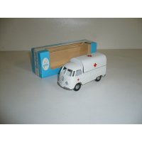 Budgie Toys   VW  Pick-Up  Red Cross